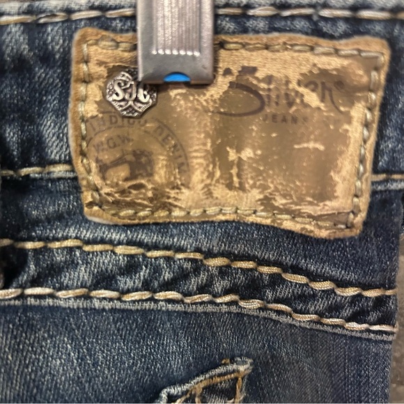 Silver Jeans Women's Tuesday women’s size 16.5 Straight Leg Blue Denim - Picture 7 of 8